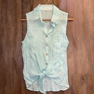 E & M button up tank. Ties at bottom